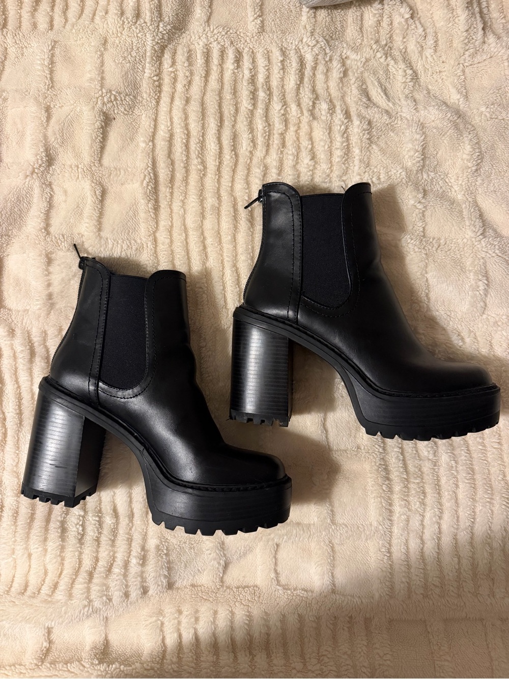 Madden Girl Kamora Platform Chelsea Boots — Black — Size 7